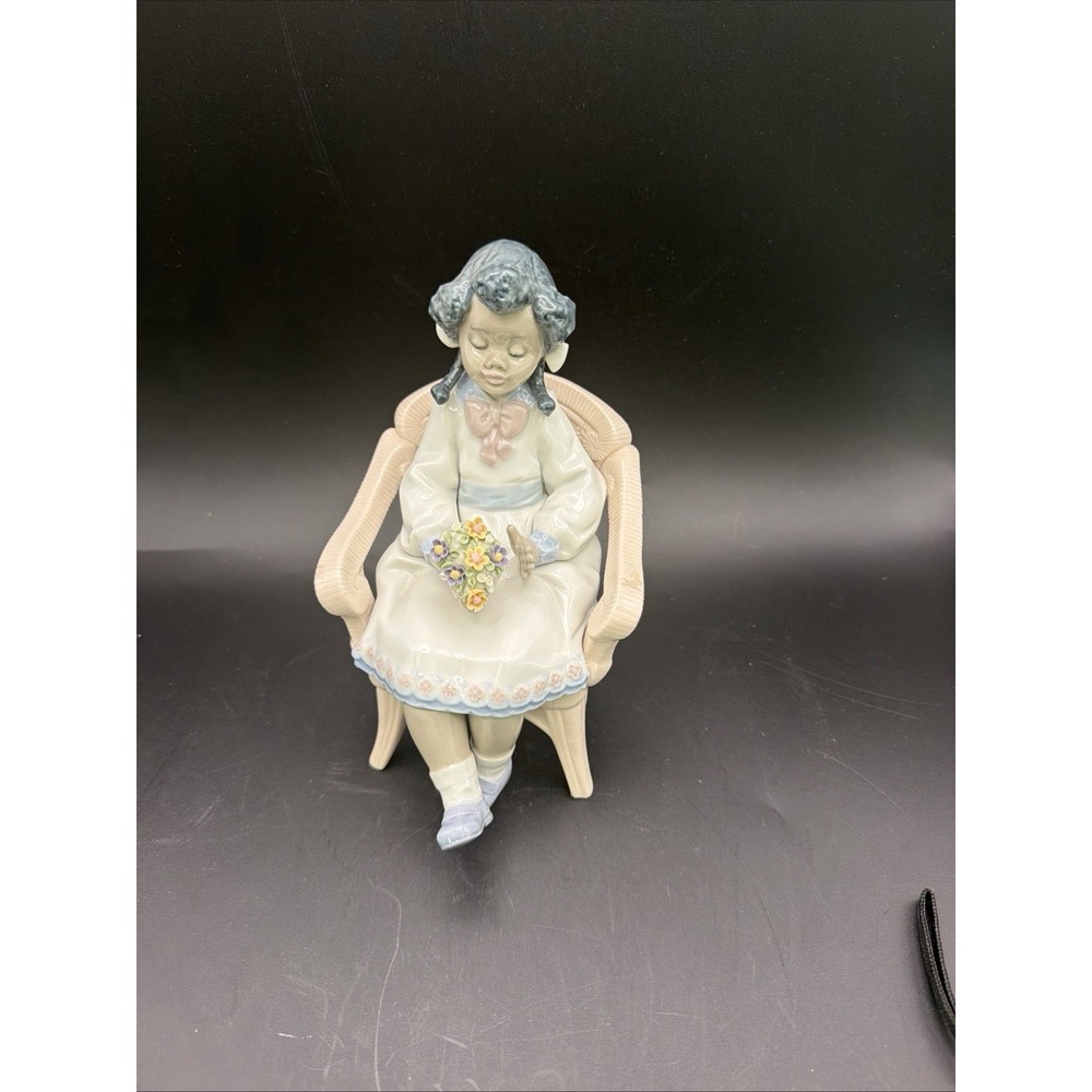 lladro black legacy "Sitting Pretty " Retired 1989 Figurine No Original Box